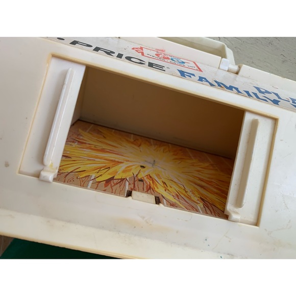 Vintage Fisher Price farm barn - Picture 4 of 10